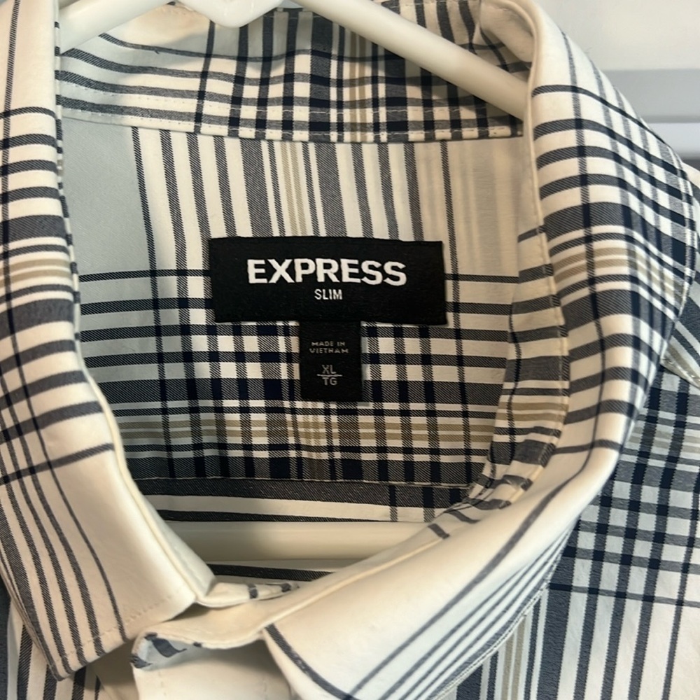 [Express] Men’s Performance Slim Dress Shirt - Picture 2 of 7